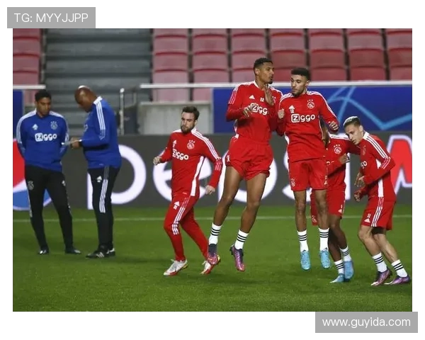 阿贾克斯欧战上半场丢四球时隔67年再现惨况主场遭切尔西逆袭